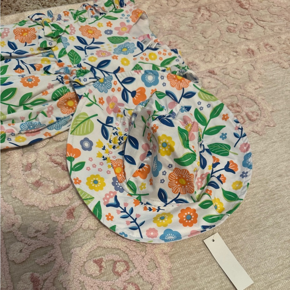 Floral Spring Romper with hat - Picture 2 of 3